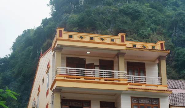 Hoaphuong Hotel - Get low hotel rates and check availability in Bo Trach 3 photos