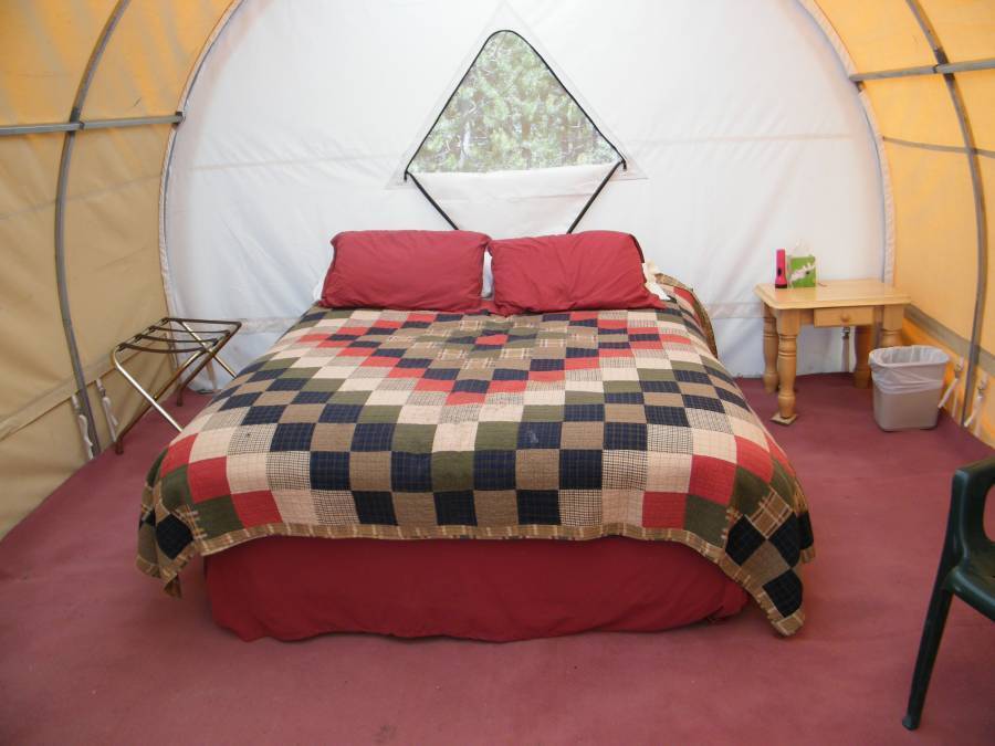 Bedroll And Breakfast, Moran, Wyoming, hotels, lodging, and special offers on accommodation in Moran